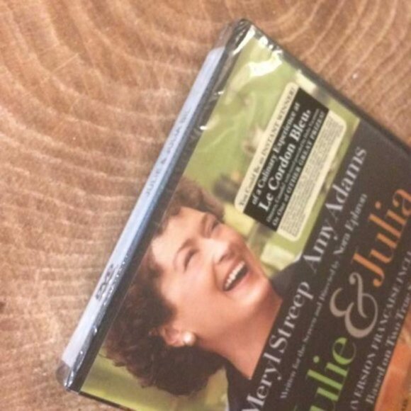Julie & Julia DVD Sealed Meryl Streep Drama Amy Adams Tucci Nora Ephron Child - Picture 4 of 4